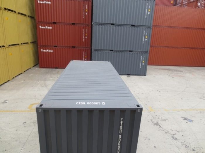 Container auf einem Logistikgelände