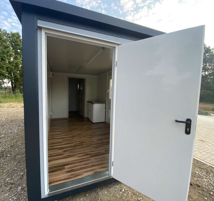 Offene Containertür